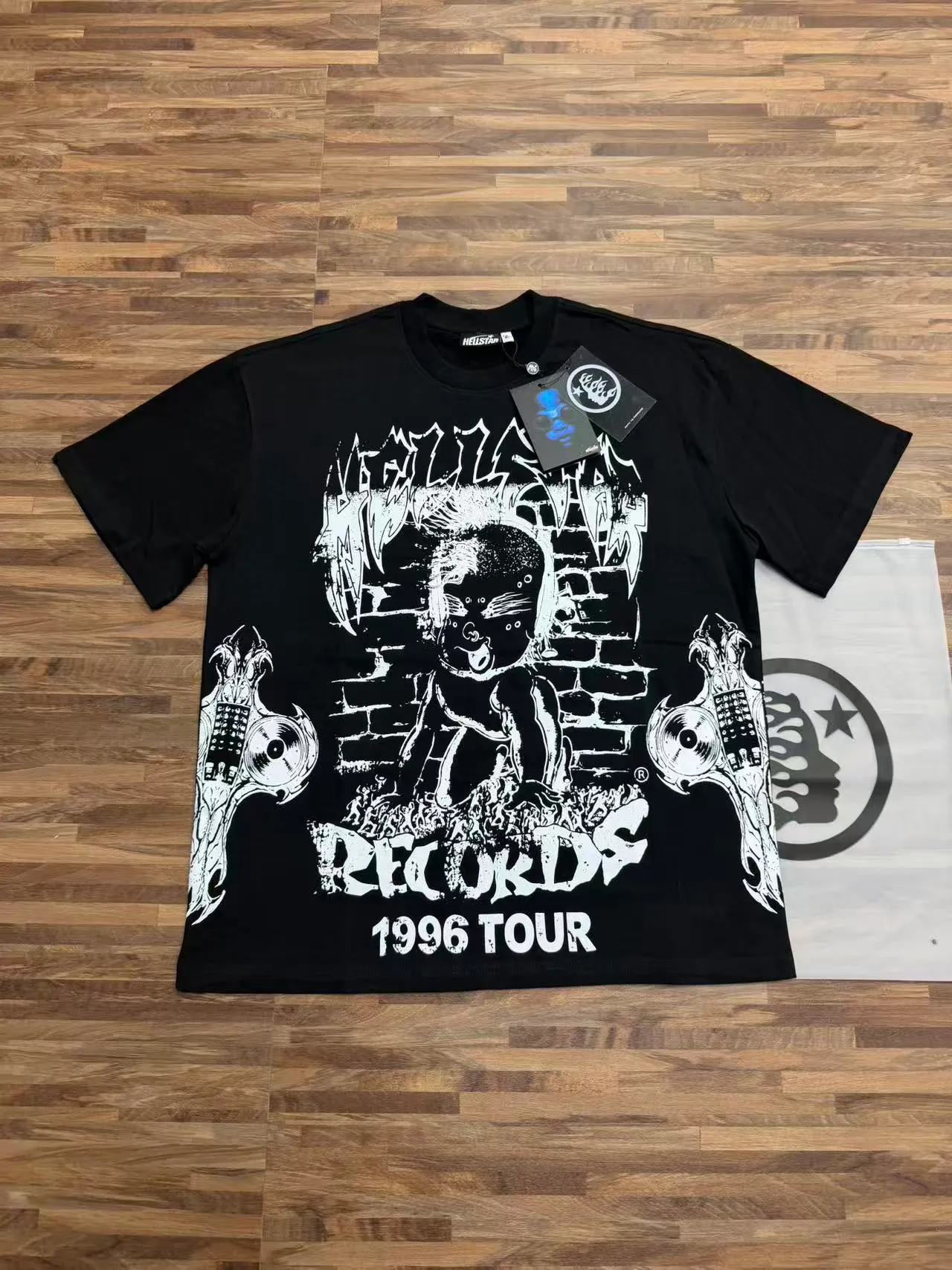 740# / I P54 Hellstar In Stock T （fabric):32 240 Sizes（size）：S-M- L- X L （colour）： Black/